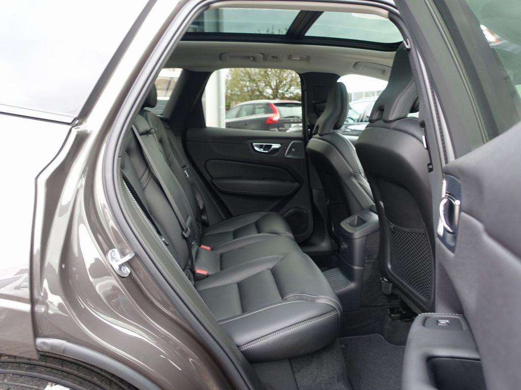 Volvo XC60 2025