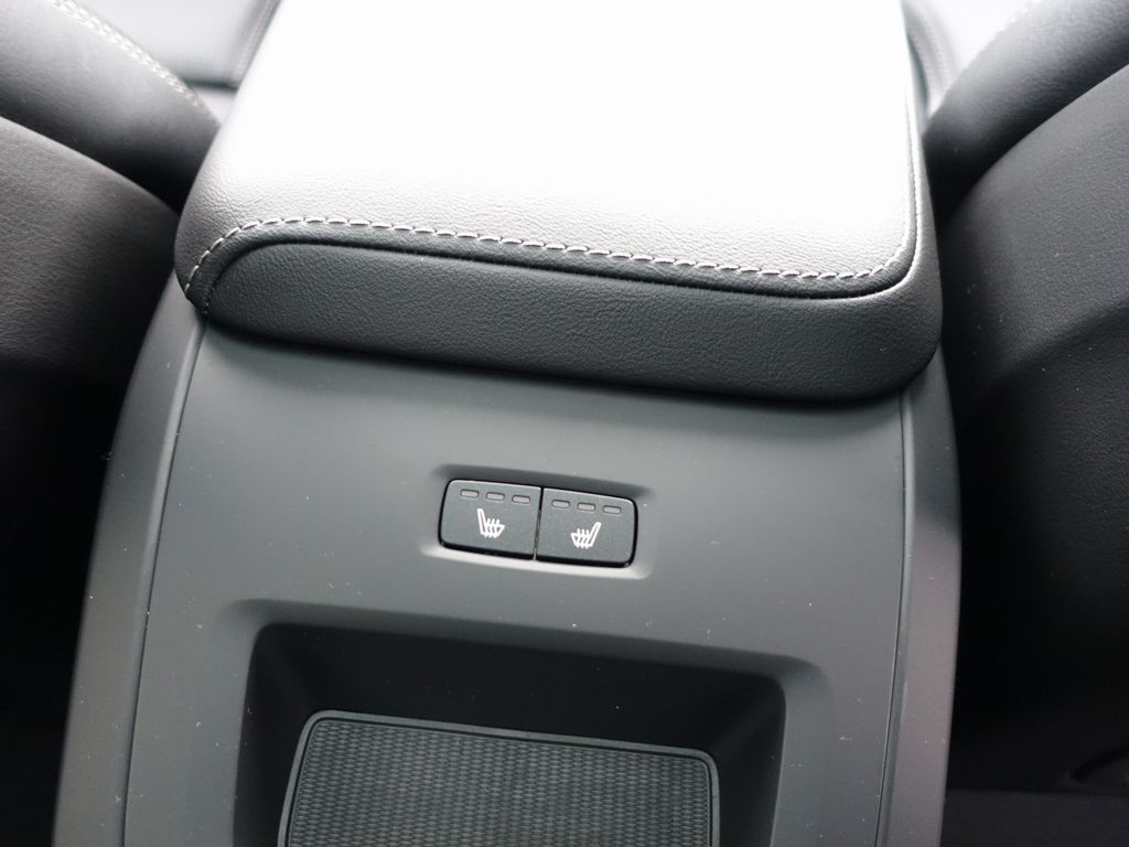 Volvo XC60 2025