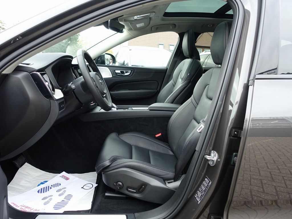 Volvo XC60 2025