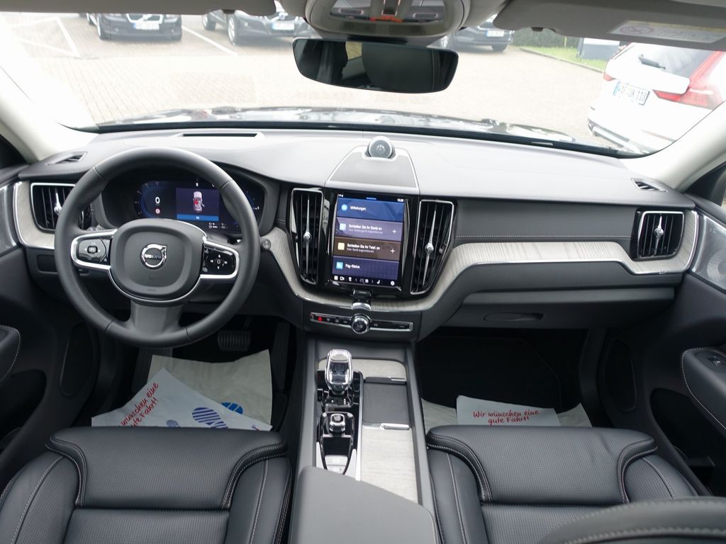 Volvo XC60 2025