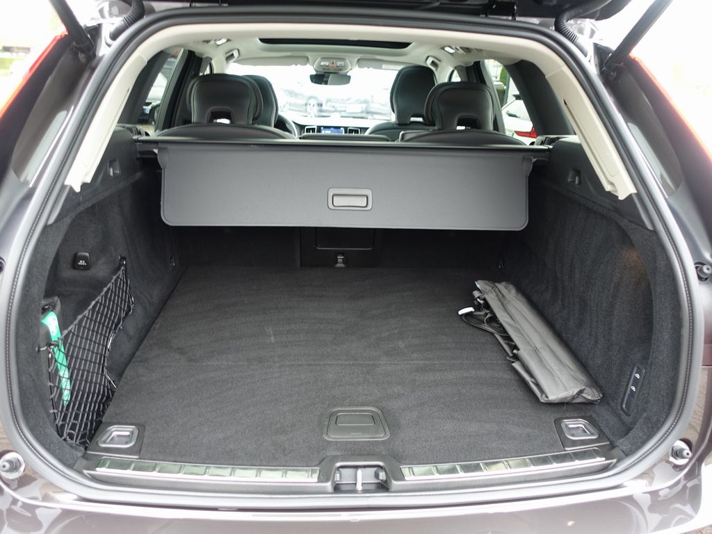 Volvo XC60 2025