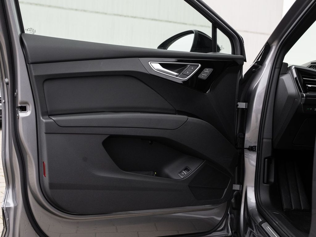 Audi Q4 e-tron 2025