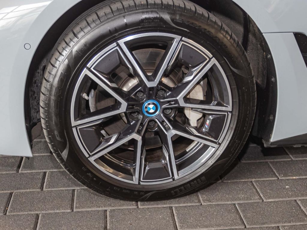 BMW i4 2023