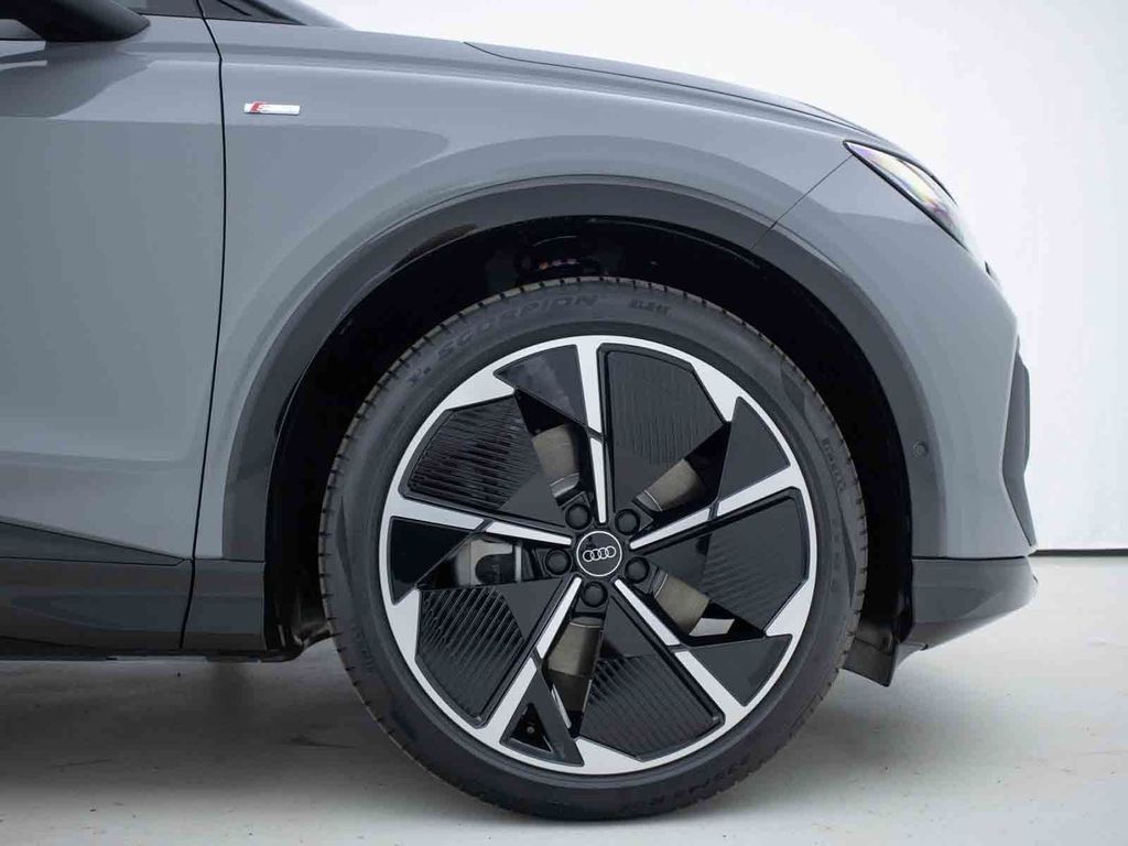 Audi Q4 e-tron 2025