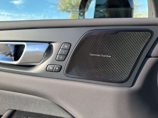 Volvo XC60 2025