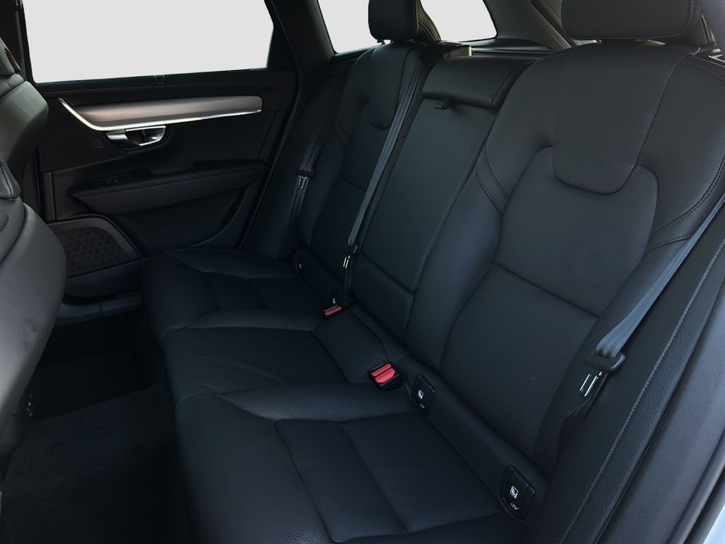 Volvo V90 2024