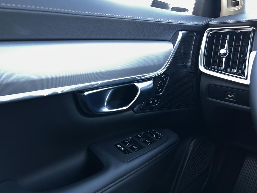 Volvo V90 Cross Country 2024