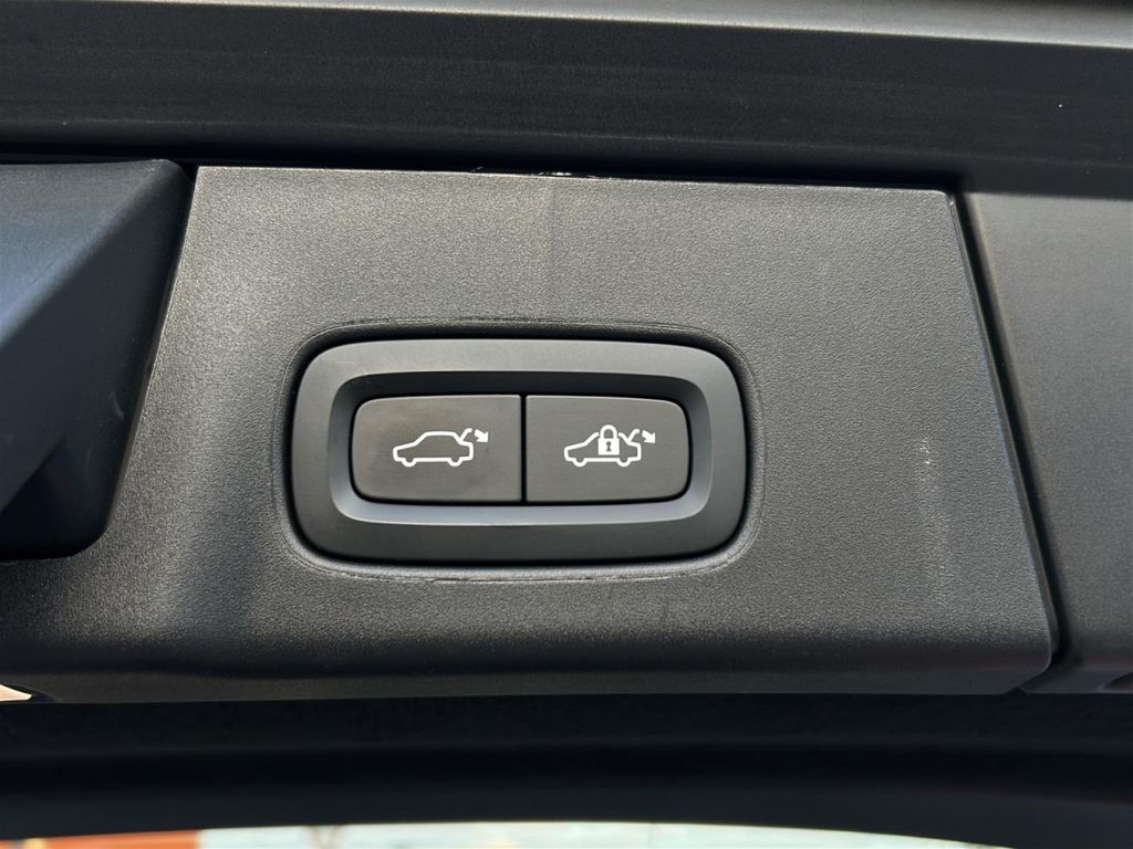 Volvo V90 Cross Country 2024