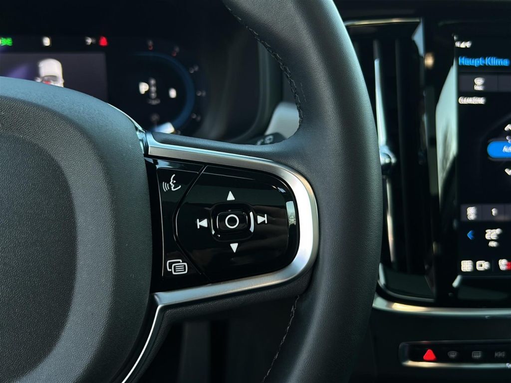 Volvo V90 Cross Country 2024