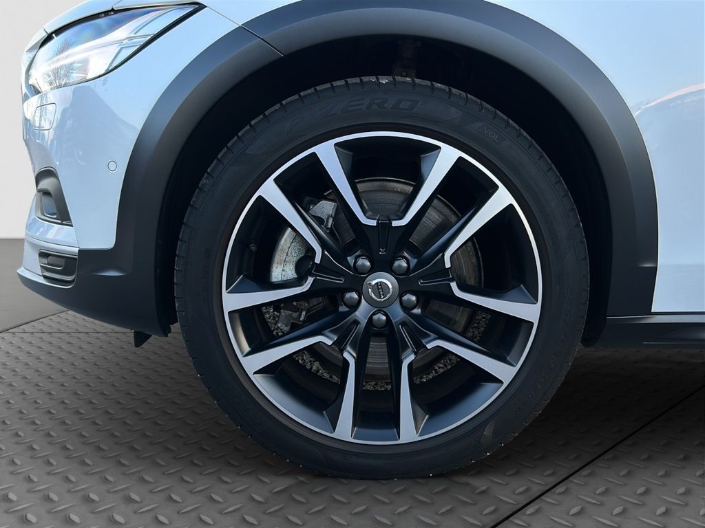 Volvo V90 2024