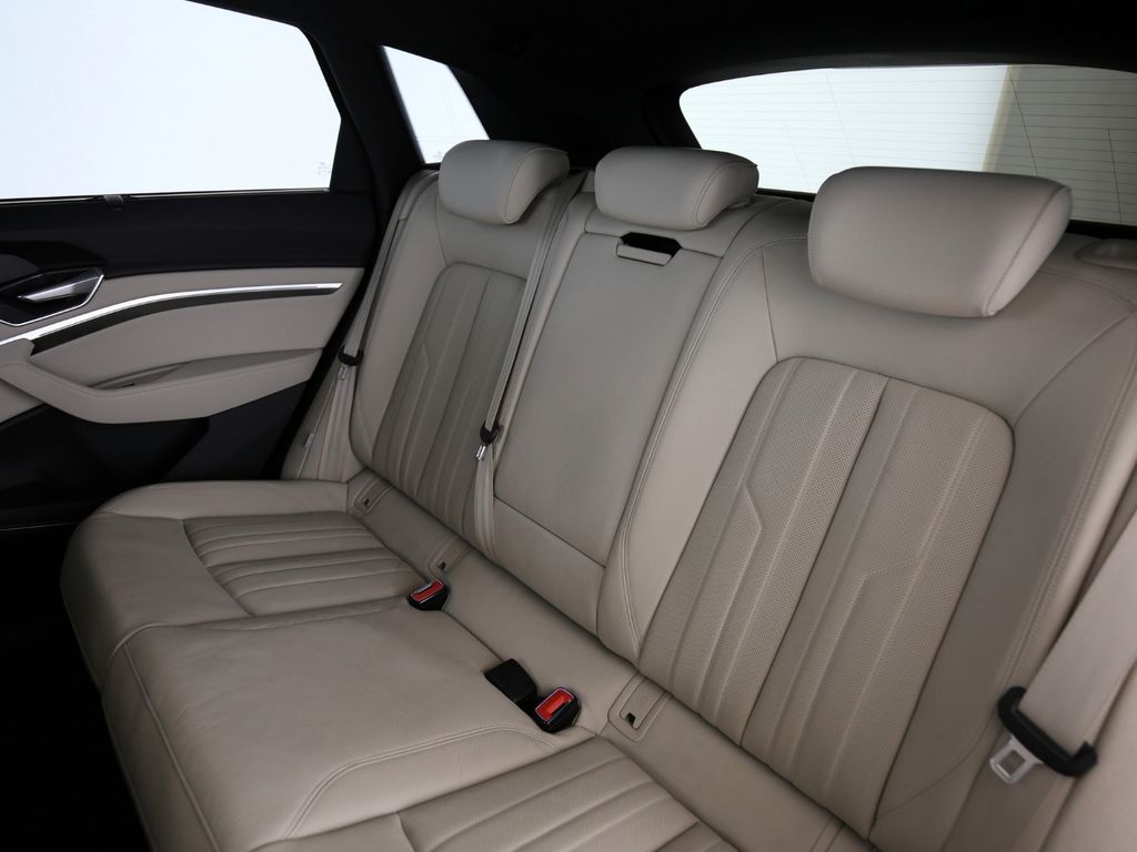 Audi e-tron 2022