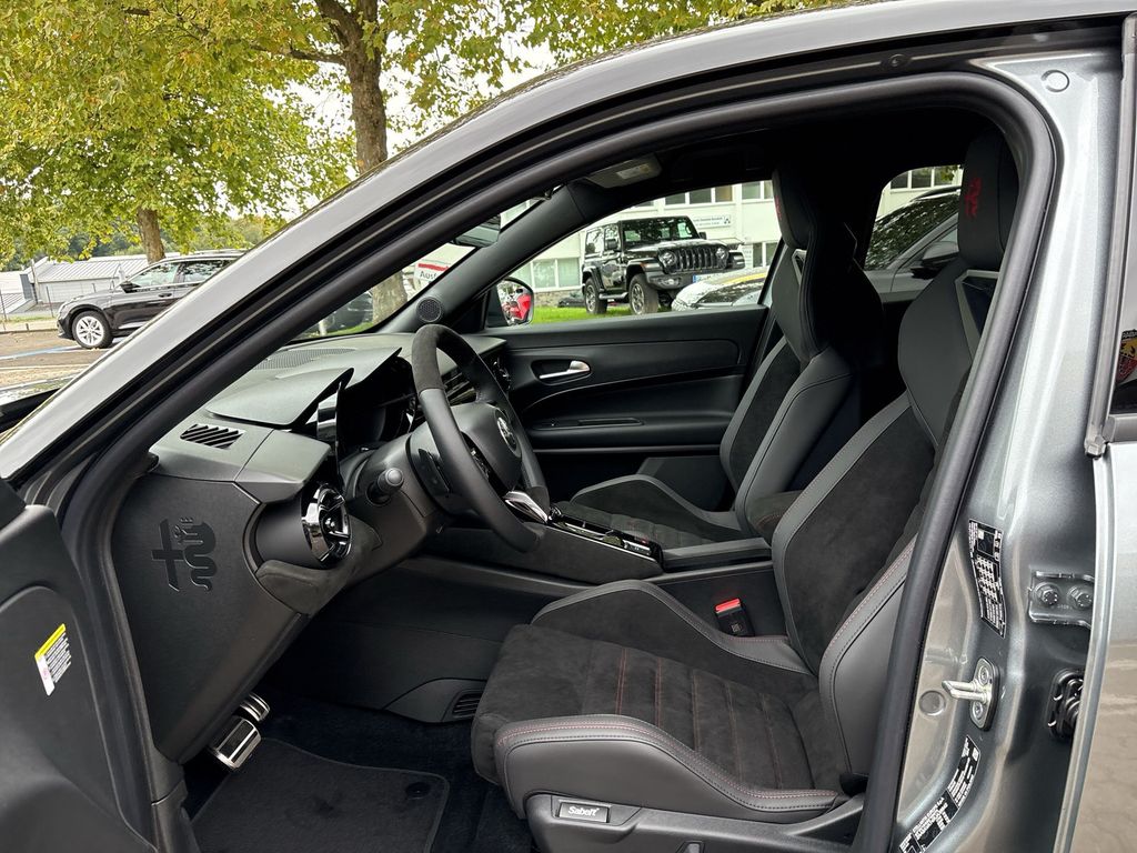 Alfa Romeo Junior 2025