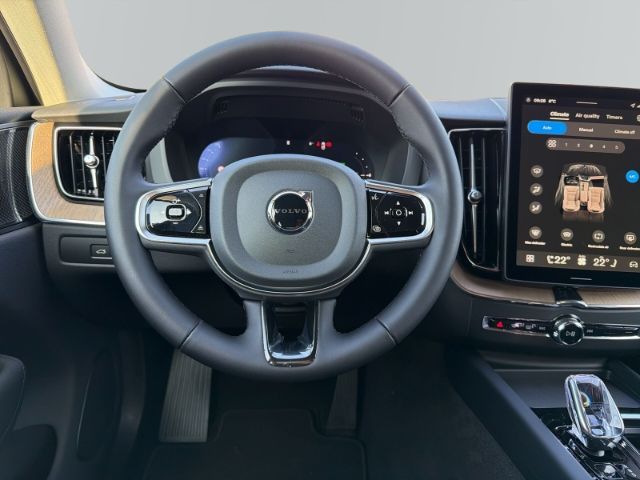 Volvo XC60 2025