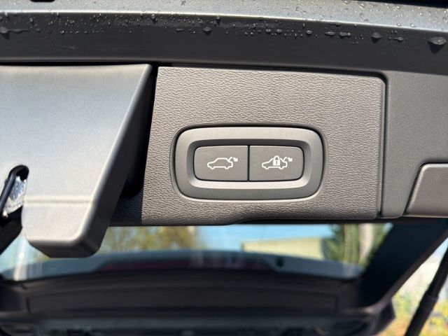 Volvo XC60 2025