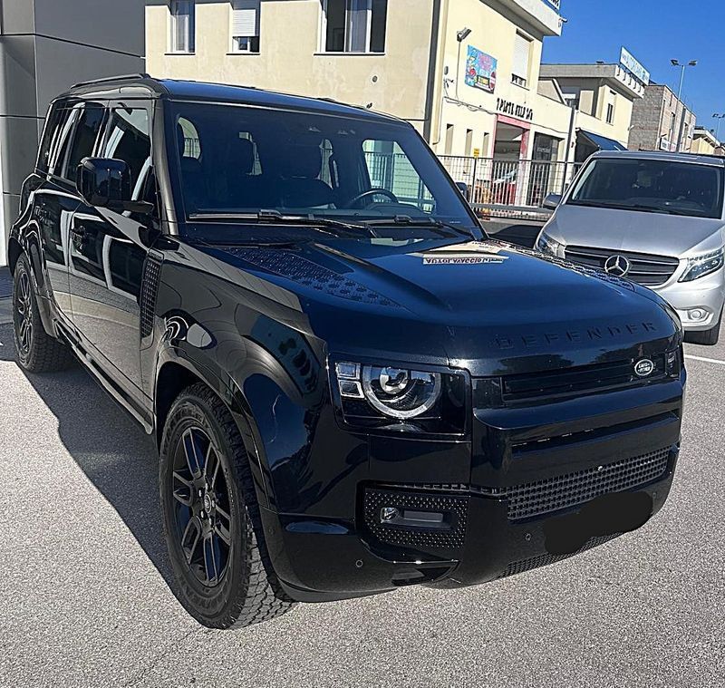 Land Rover Defender 2023