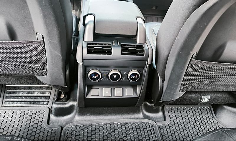 Land Rover Defender 2023