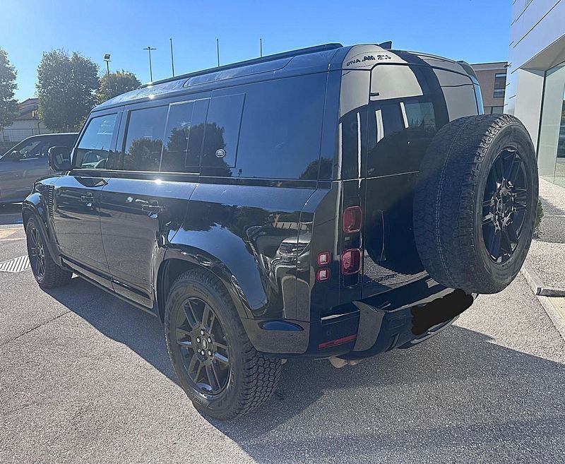 Land Rover Defender 2023