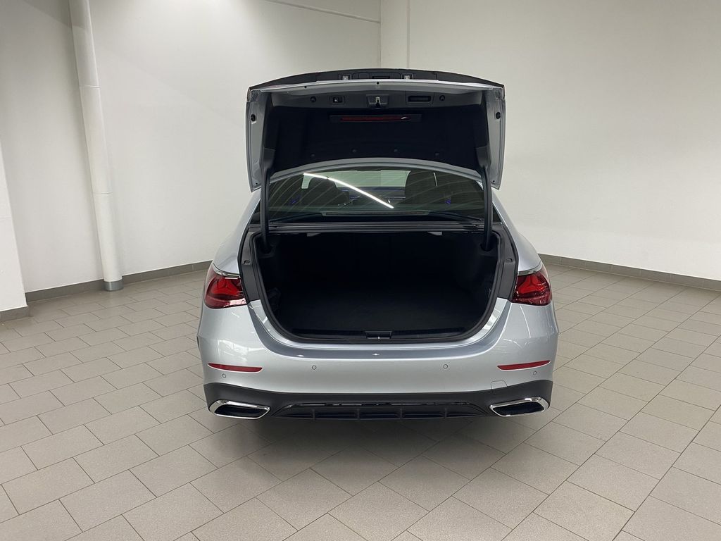 Mercedes-Benz E 300 2025