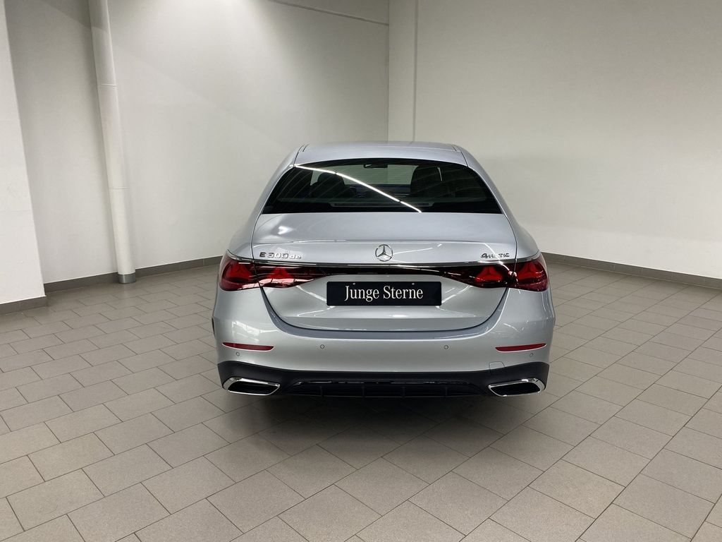 Mercedes-Benz E 300 2025