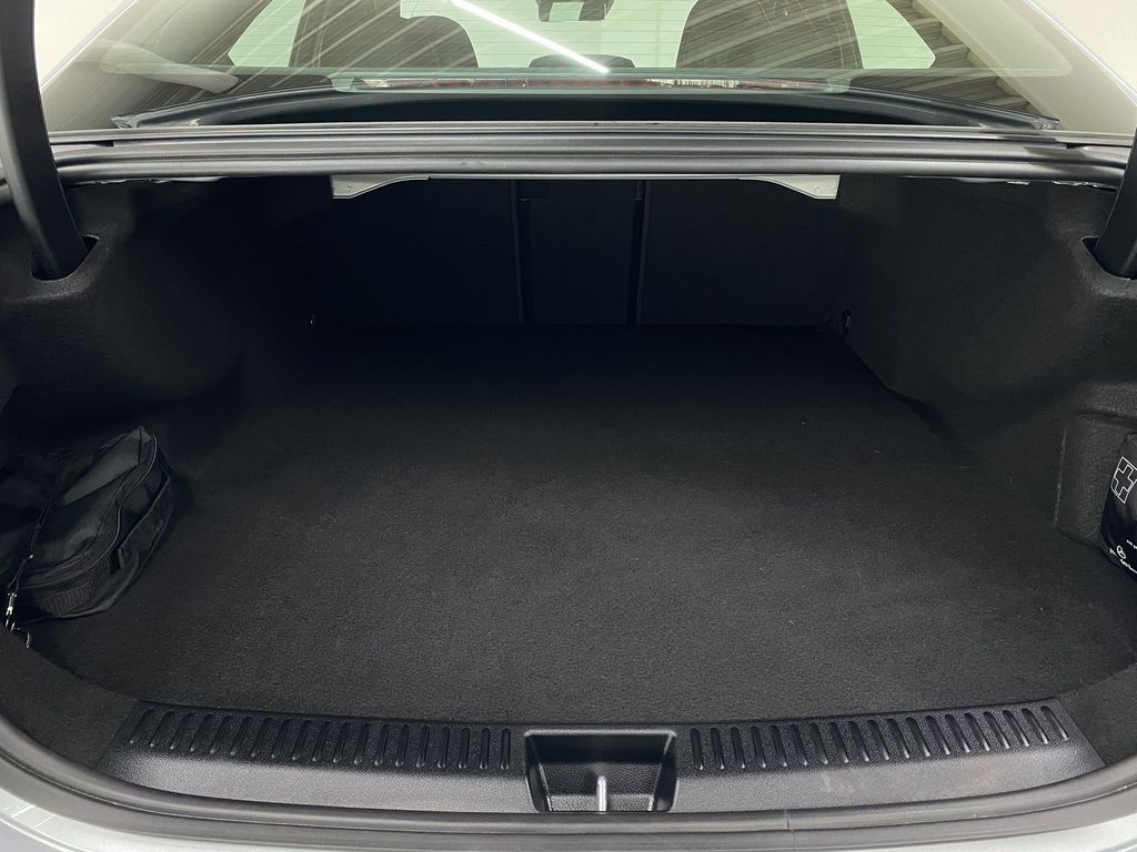 Mercedes-Benz E 300 2025