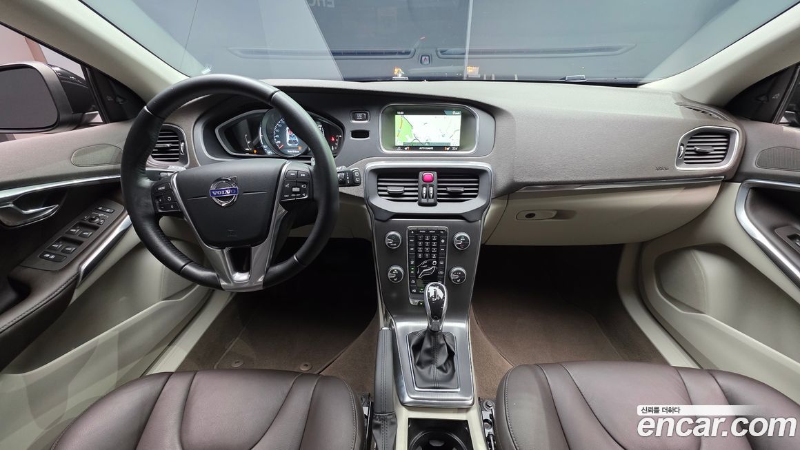 Volvo V40 2016