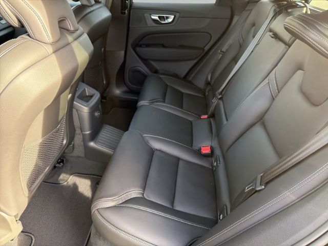 Volvo XC60 2025