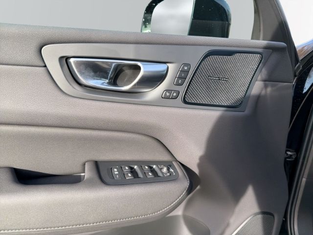 Volvo XC60 2025