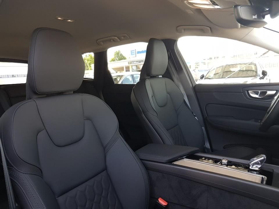 Volvo XC60 2025
