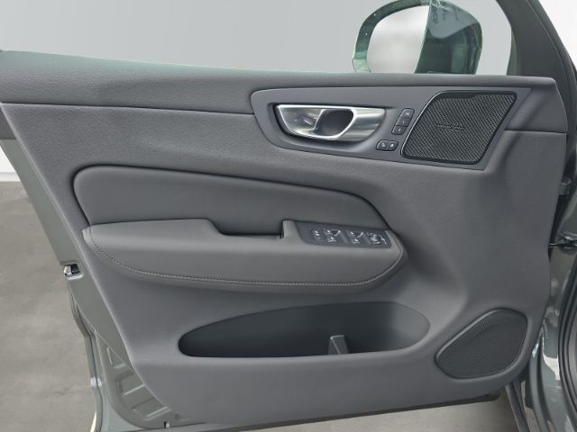 Volvo XC60 2025