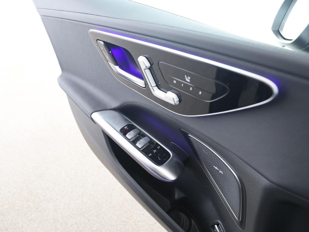 Mercedes-Benz C 300 2025