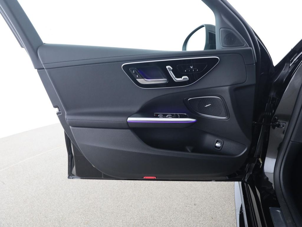 Mercedes-Benz C 300 2025