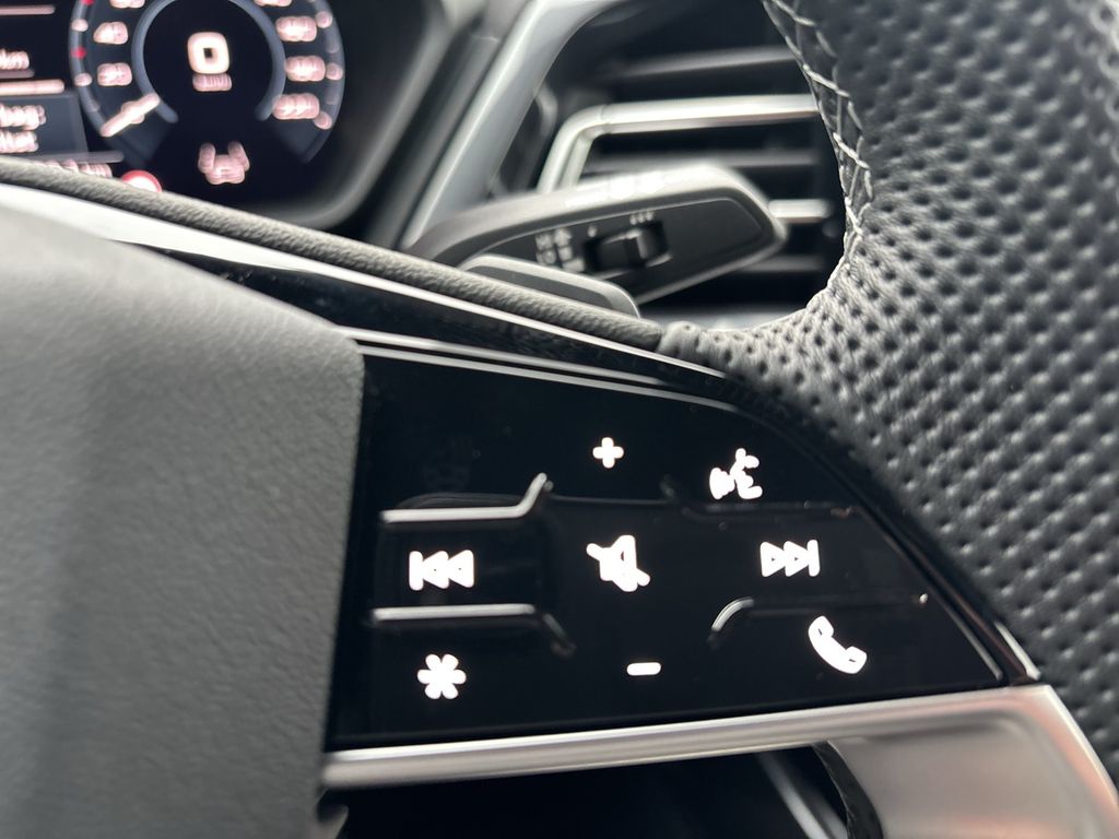 Audi Q4 e-tron 2025