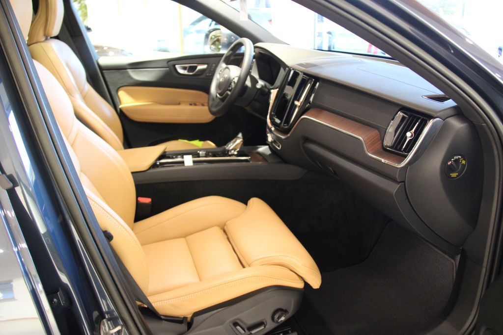 Volvo XC60 2022