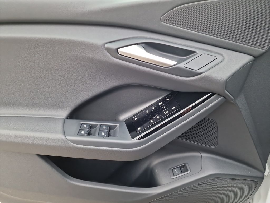 Audi Q6 e-tron 2025