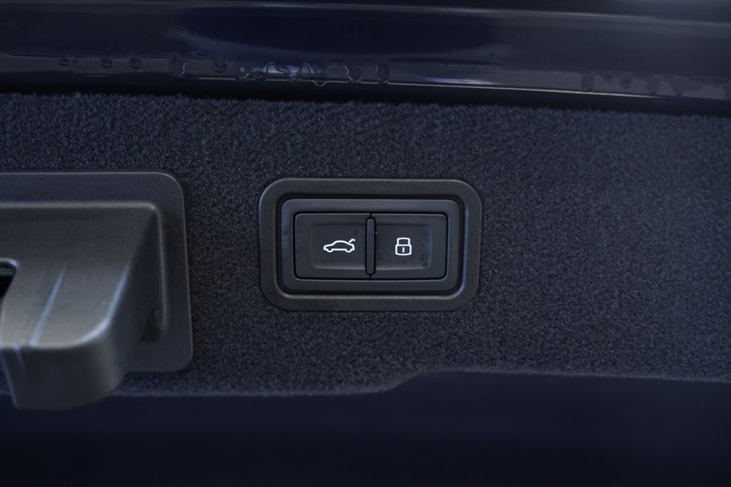 Audi A8 2023