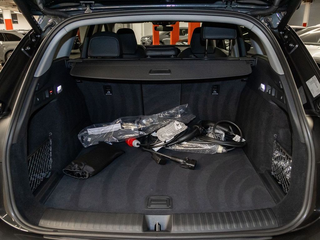 Audi Q6 e-tron 2025