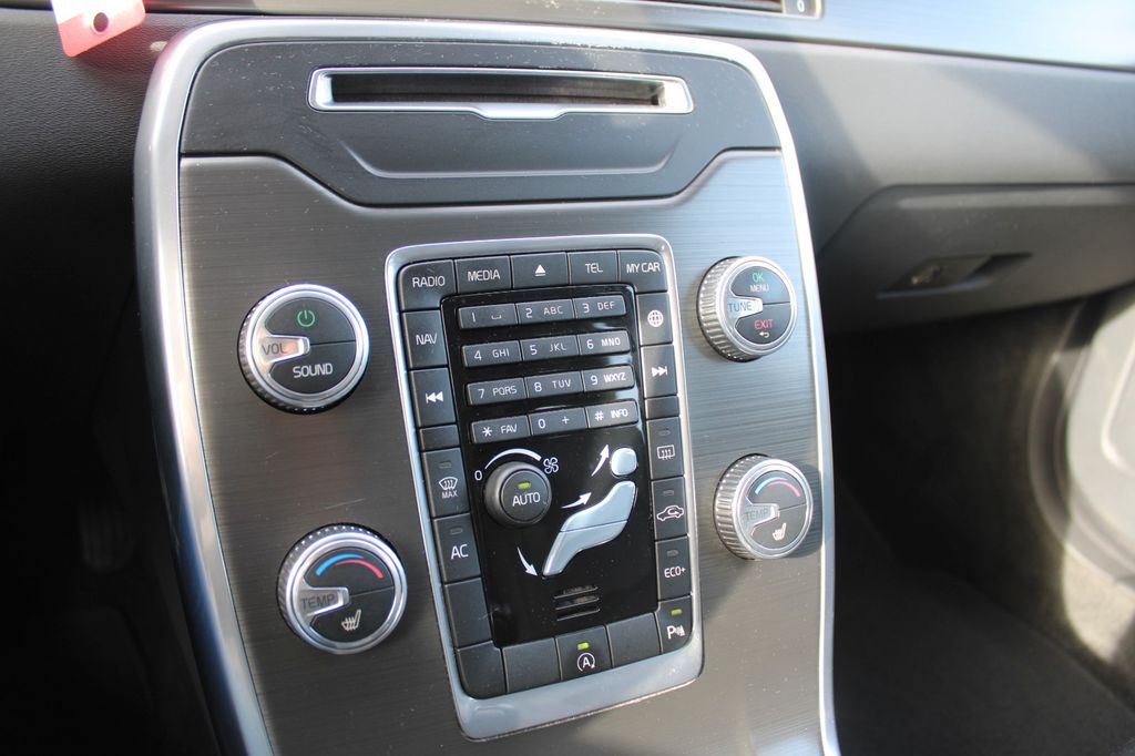 Volvo V70 2015