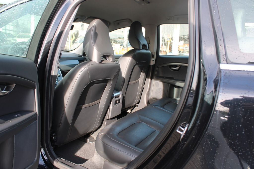 Volvo V70 2015