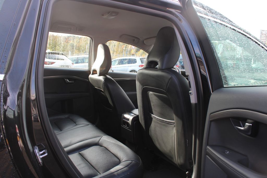 Volvo V70 2015