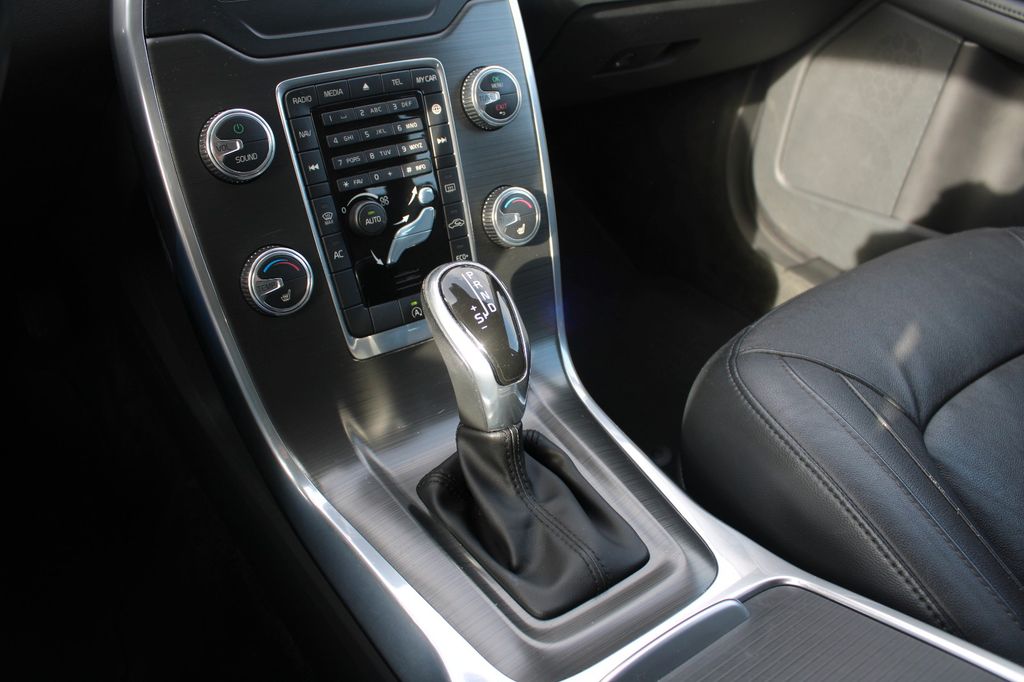 Volvo V70 2015