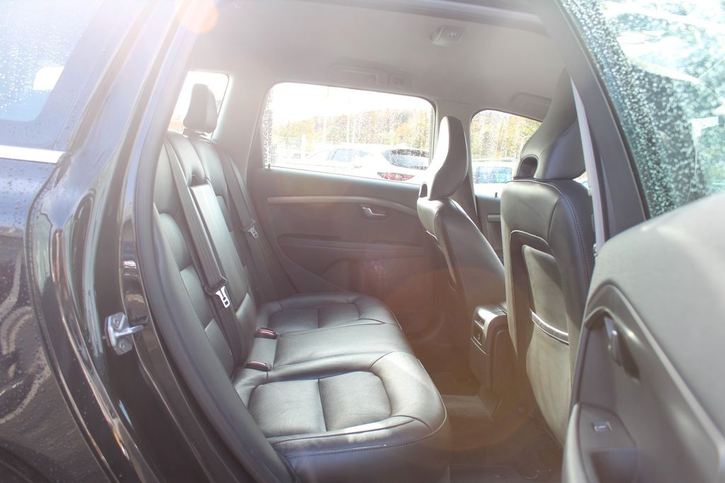 Volvo V70 2015
