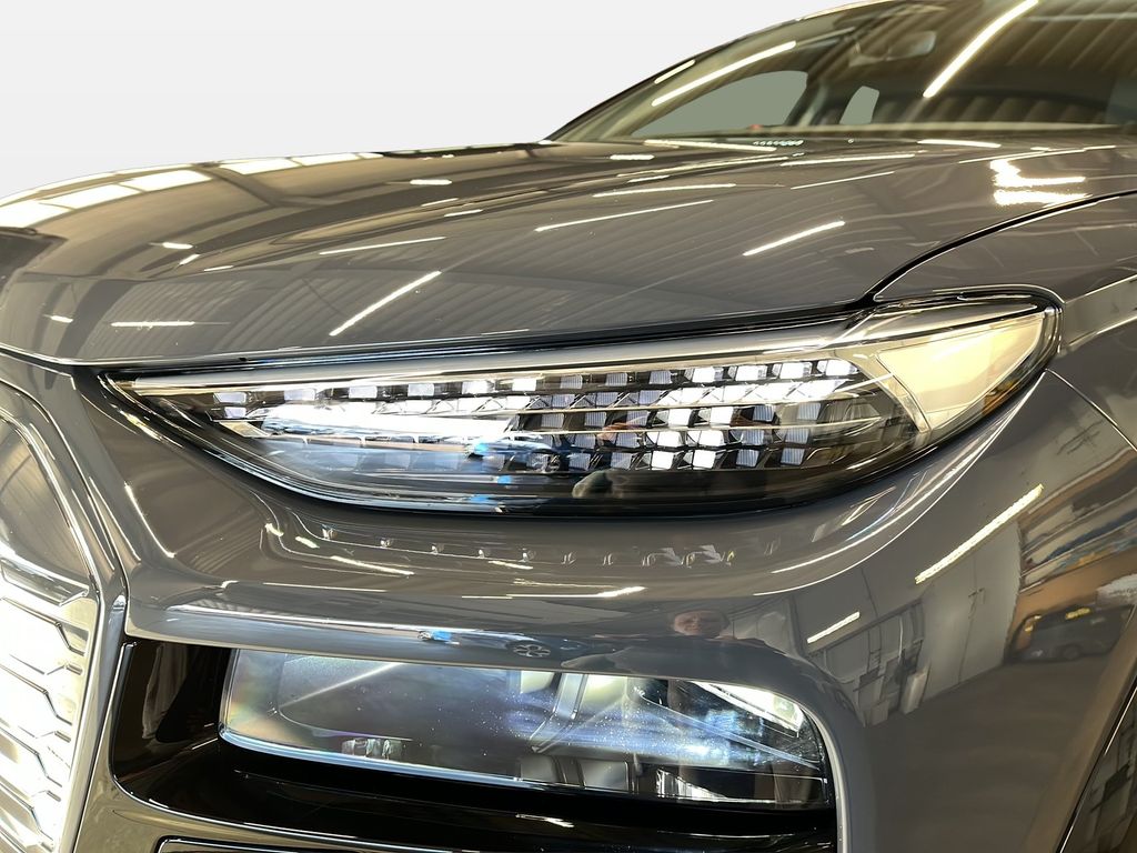 Audi Q6 e-tron 2025