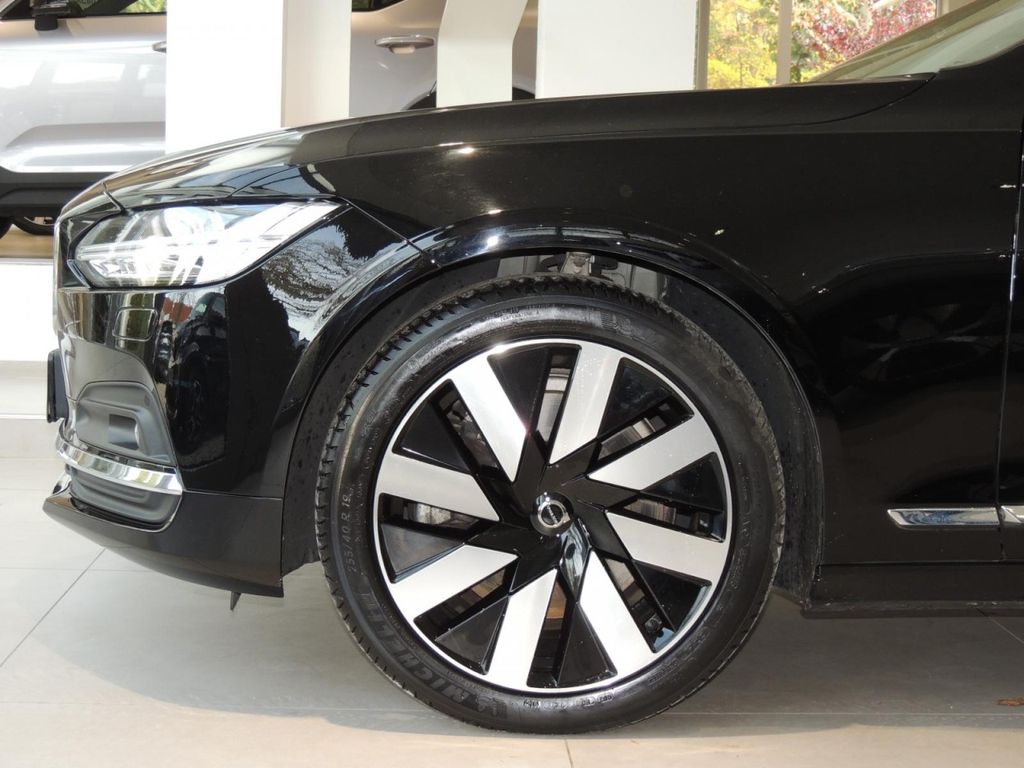 Volvo V90 2022