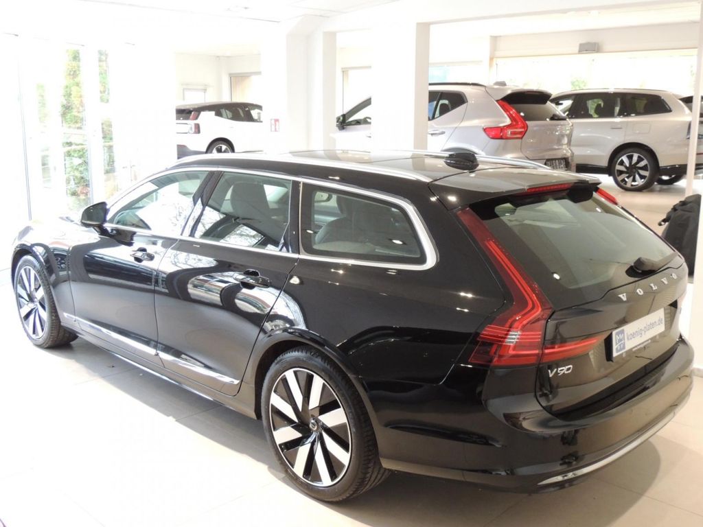 Volvo V90 2022