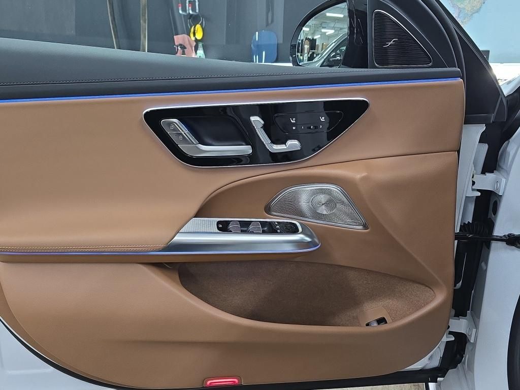Mercedes-Benz E 300 2025