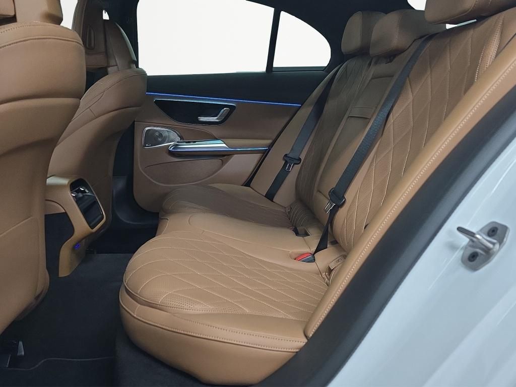 Mercedes-Benz E 300 2025
