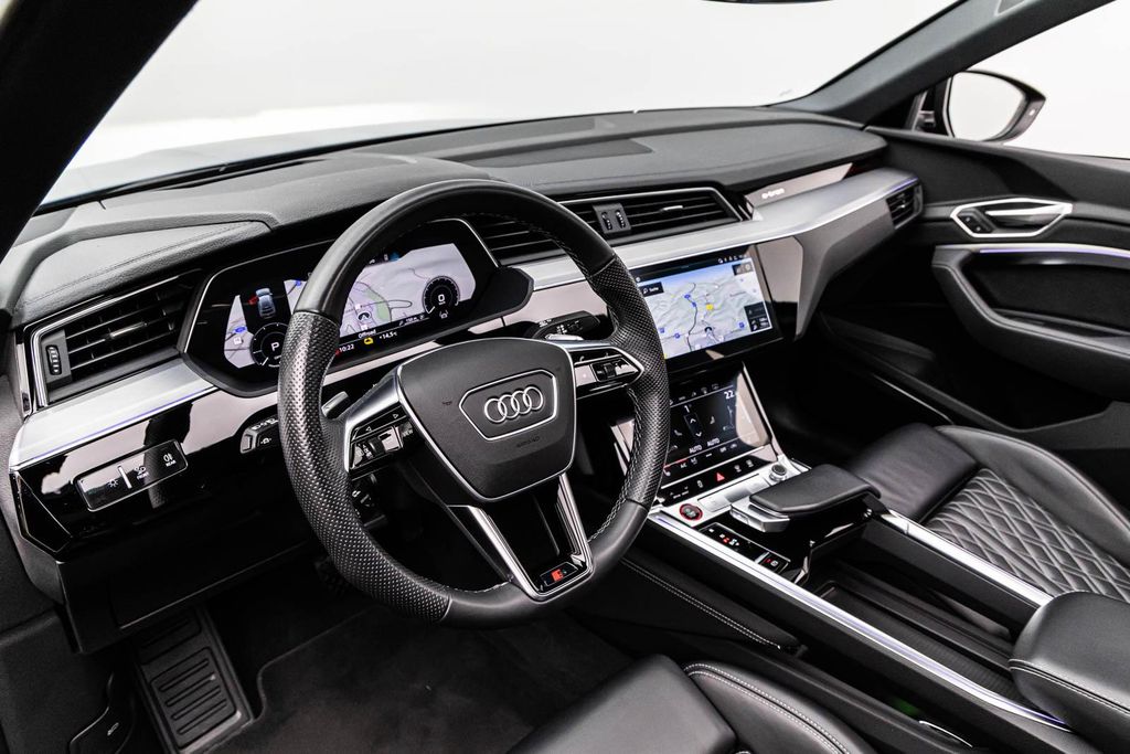 Audi e-tron 2022