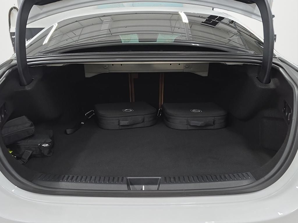 Mercedes-Benz E 300 2025