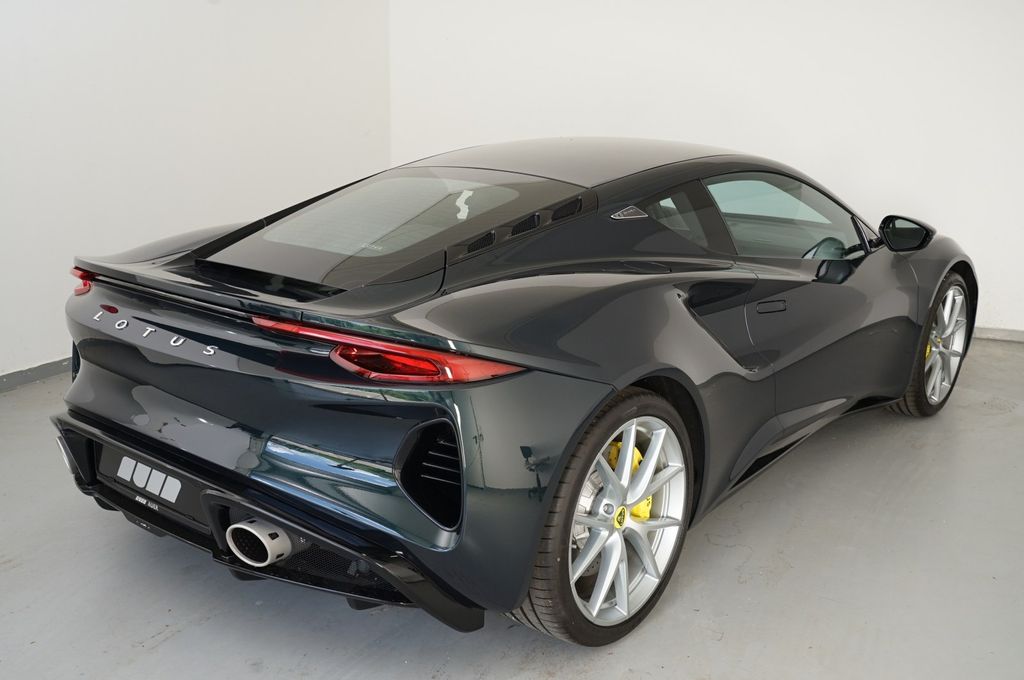 Lotus Emira 2025