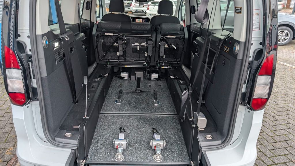 Ford Grand Tourneo